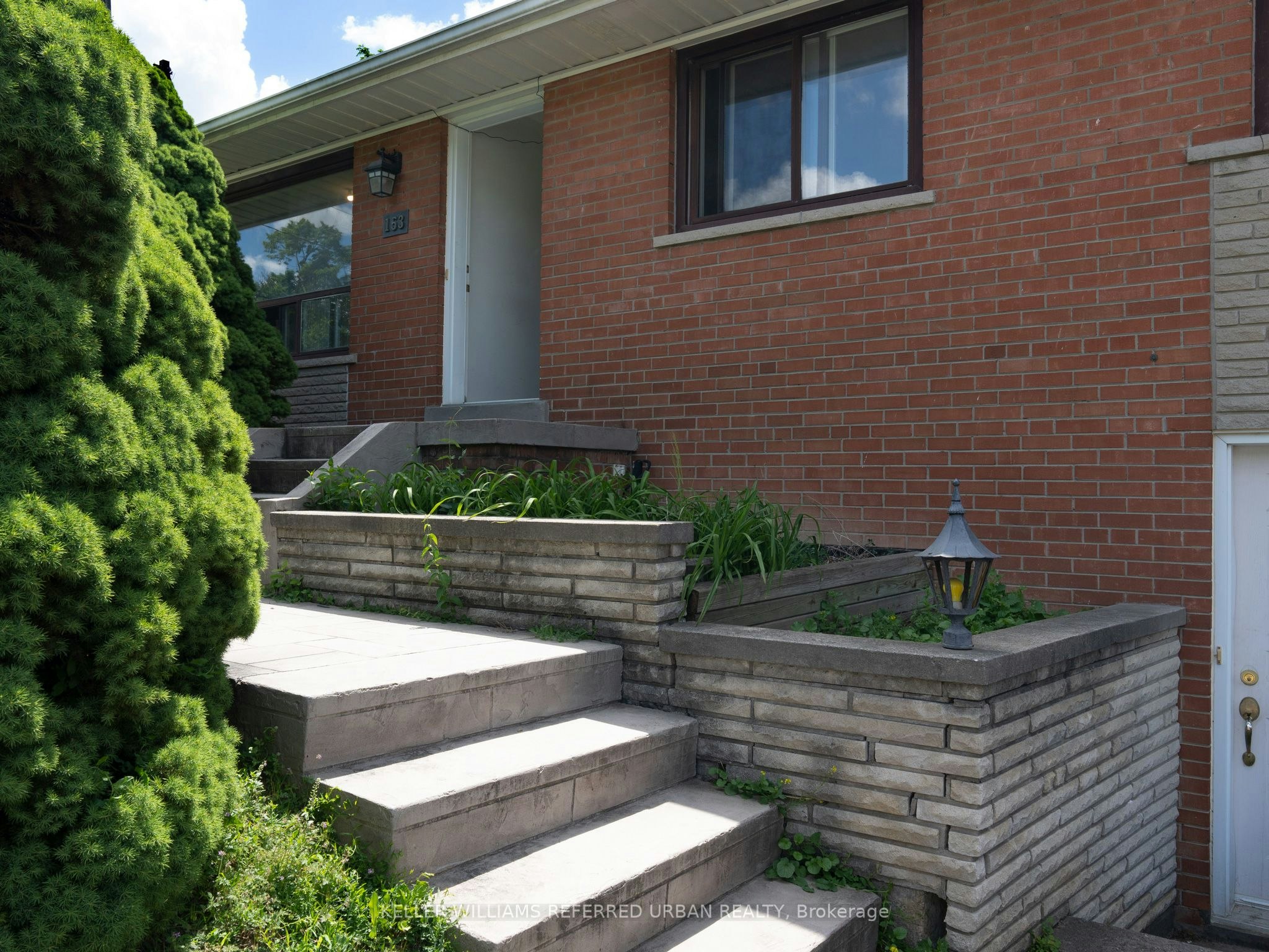 153 Newton Drive, Toronto, ON, M2M 2N4 - 7