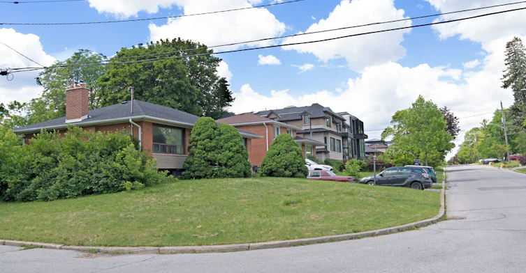 153 Newton Drive, Toronto, ON, M2M 2N4 - 3