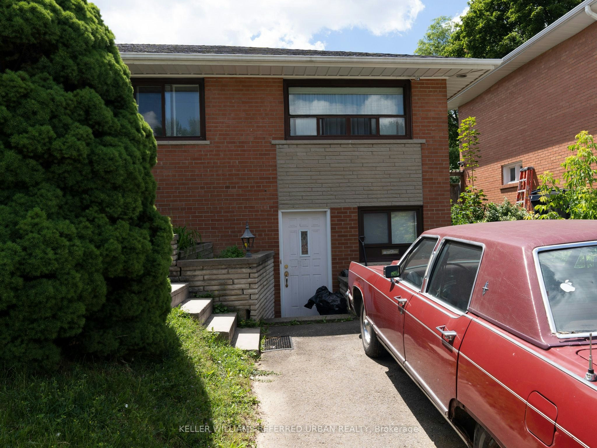 153 Newton Drive, Toronto, ON, M2M 2N4 - 6