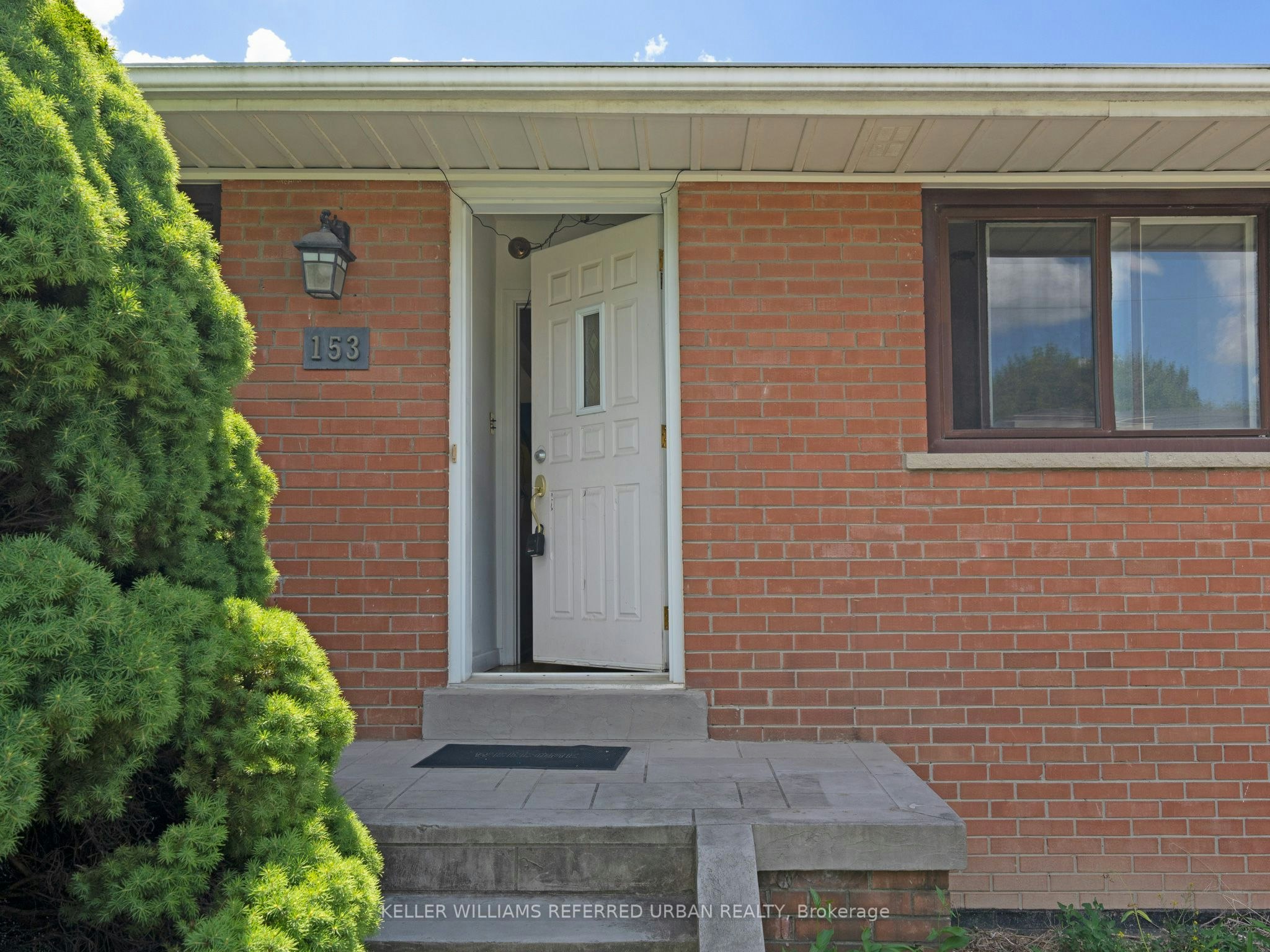 153 Newton Drive, Toronto, ON, M2M 2N4 - 8