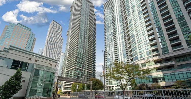 2305-33 Bay Street, Toronto, ON, M5J 2Z3