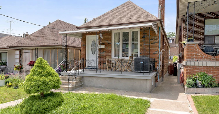 LOWER-502 Westmount Avenue, Toronto, ON, M6E 3N5 - 2