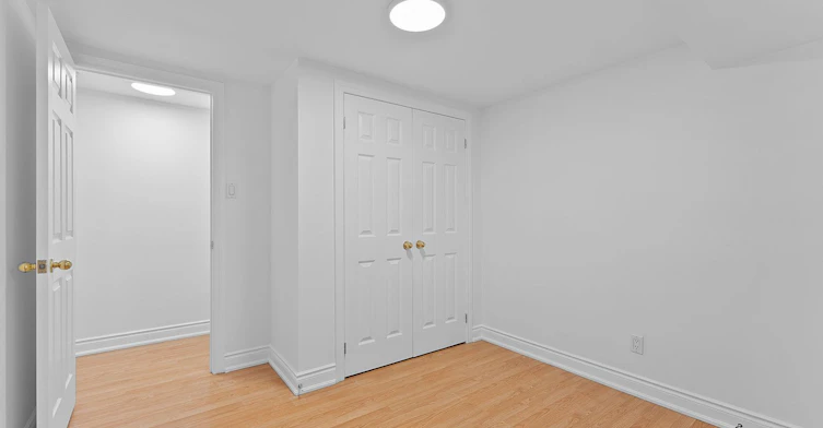 LOWER-502 Westmount Avenue, Toronto, ON, M6E 3N5 - 10