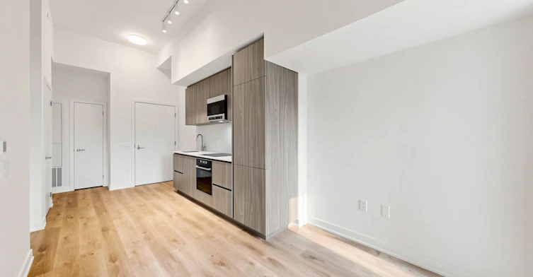 819-110 Broadway Avenue E, Toronto, ON, M4P 1V3 - 31