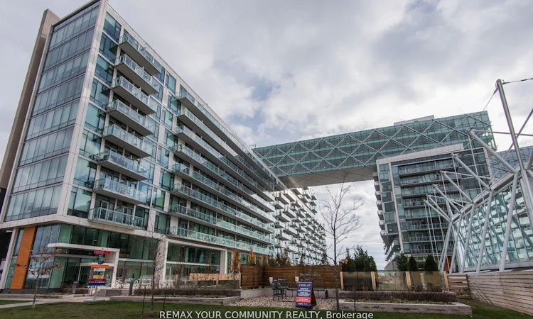 815-39 Queens Quay E