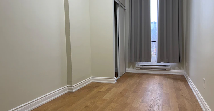3rd Fl-404 Spadina Avenue, Toronto, ON, M5T 2G7 - 2