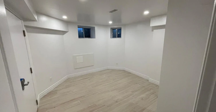 Lower-61 Cecil Street, Toronto, ON, M5T 1N5 - 6