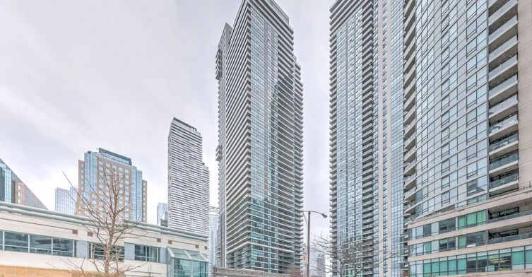 3910-33 Bay Street, Toronto, ON, M5J 2Z3