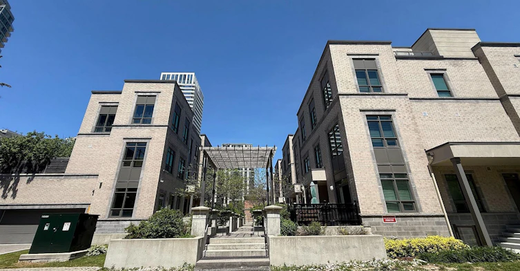 3-50 Holmes Avenue, Toronto, ON, M2N 0J9