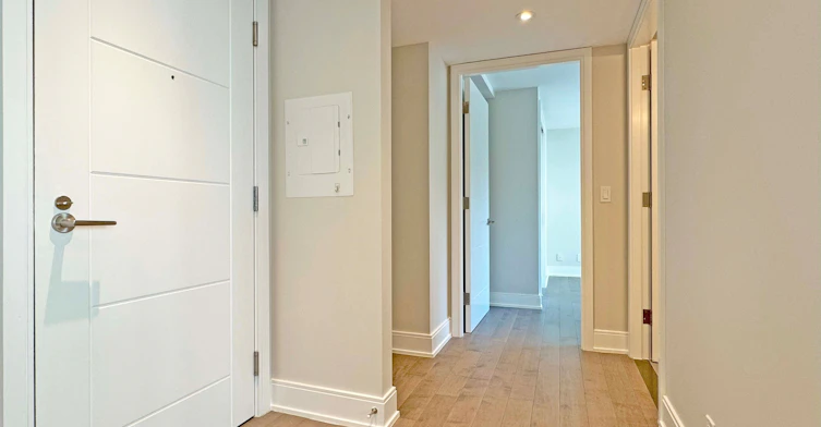 203-11 Walmer Road, Toronto, ON, M5R 2W9 - 5