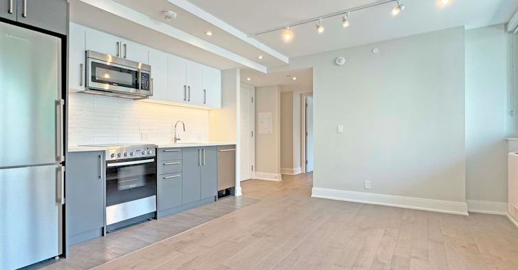 203-11 Walmer Road, Toronto, ON, M5R 2W9 - 4