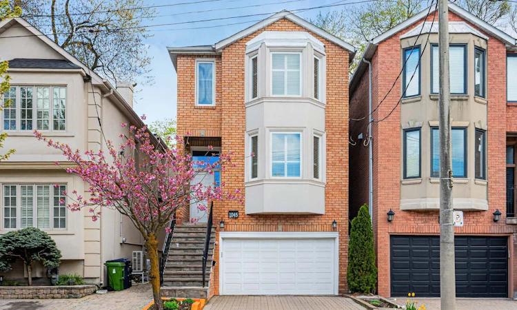 1045 Spadina Road