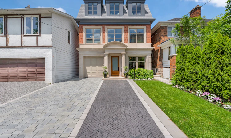 82 Sherwood Avenue