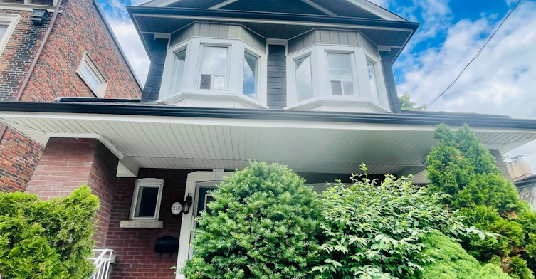 2nd floor-218 Heath Street W, Toronto, ON, M5P 1N7