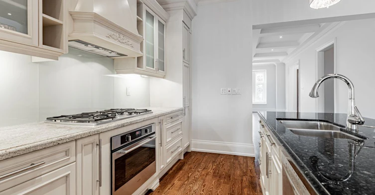 415 Deloraine Avenue, Toronto, ON, M5M 2B9 - 26