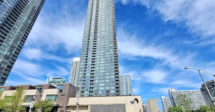 3910-11 Brunel Court, Toronto, ON, M5V 3Y3