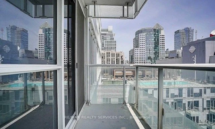 1608-300 Front Street W