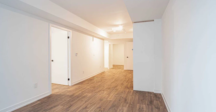 407-2 Augusta Avenue, Toronto, ON, M5V 1Y4 - 10
