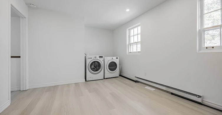 A(Upper-54 Tuscarora Drive, Toronto, ON, M2H 2K3 - 10