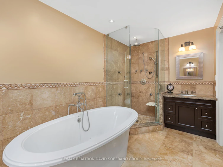 17 Marwill Street, Toronto, ON, M3H 3L2 - 23