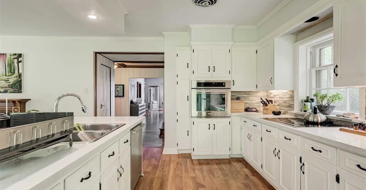23 Donwoods Drive, Toronto, ON, M4N 2E9 - 12