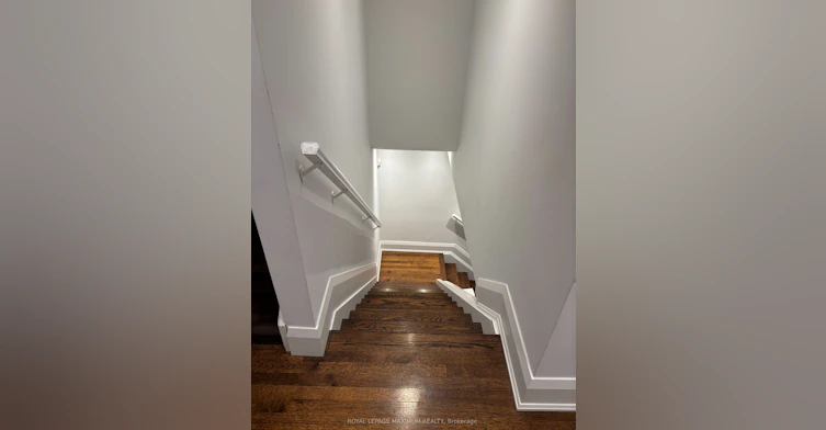 47 Vermont Avenue, Toronto, ON, M6G 2P6 - 19