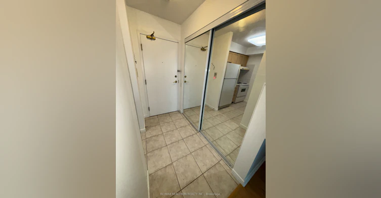 1208-8 Hillcrest Avenue, Toronto, ON, M2N 3N5 - 2