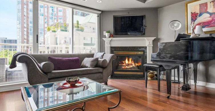 818-18 Concorde Place, Toronto, ON, M3C 3T9