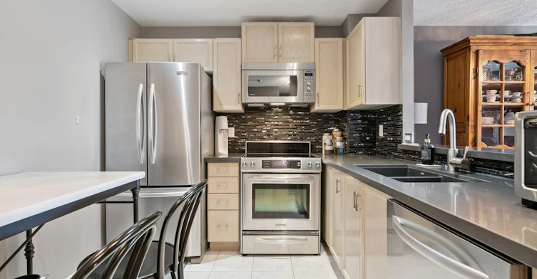 818-18 Concorde Place, Toronto, ON, M3C 3T9 - 11