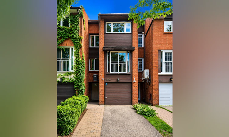 636-636 Adelaide Street W