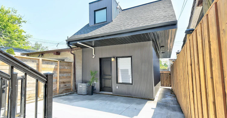 4-131 Brock Avenue, Toronto, ON, M6K 2L5 - 5