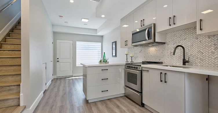 4-131 Brock Avenue, Toronto, ON, M6K 2L5 - 3
