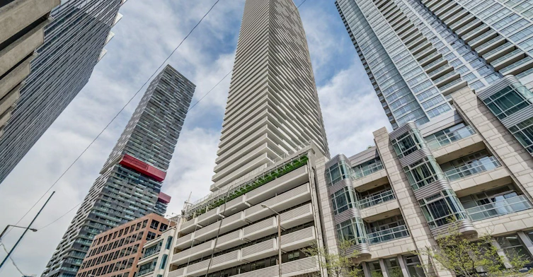 5010-2221 Yonge Street, Toronto, ON, M4S 2B4 - 2