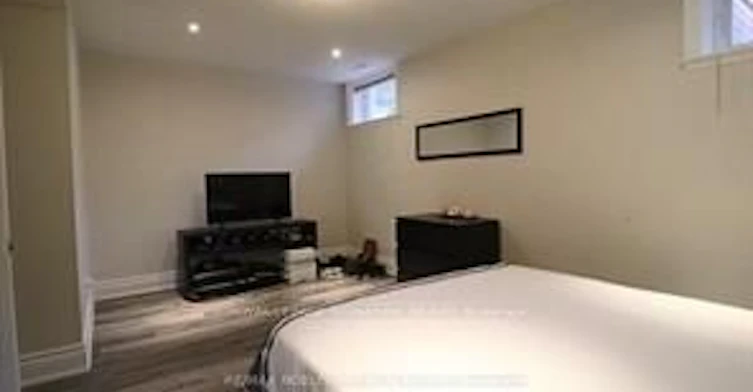 Lower-45 Briar Hill Avenue, Toronto, ON, M4R 1H7 - 6