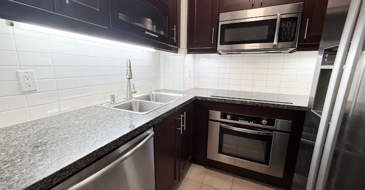 2208-35 Balmuto Street, Toronto, ON, M4Y 0A3 - 5