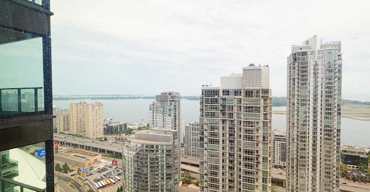 4210-1 Concord Cityplace Way, Toronto, ON, M5V 0X3 - 13