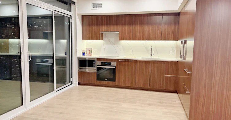4210-1 Concord Cityplace Way, Toronto, ON, M5V 0X3