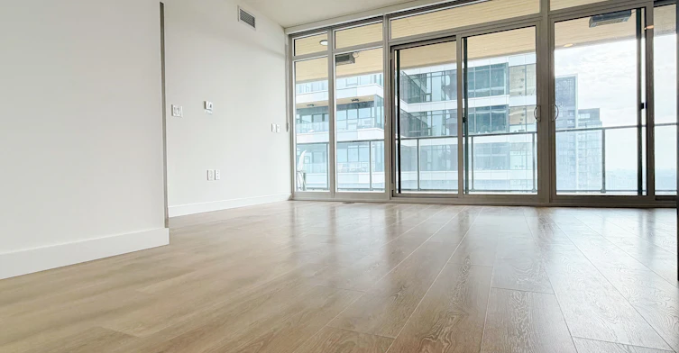 4210-1 Concord Cityplace Way, Toronto, ON, M5V 0X3 - 2
