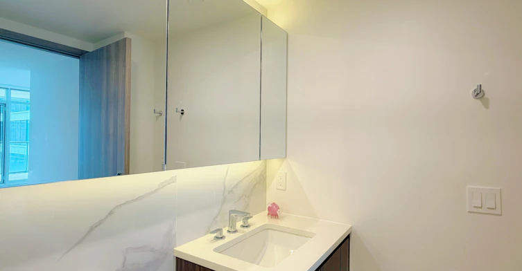 4210-1 Concord Cityplace Way, Toronto, ON, M5V 0X3 - 12