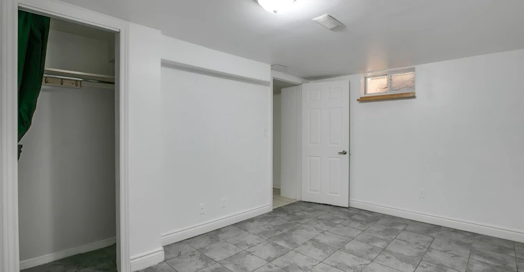 Basement-422 Oakwood Avenue, Toronto, ON, M6E 2W3 - 8