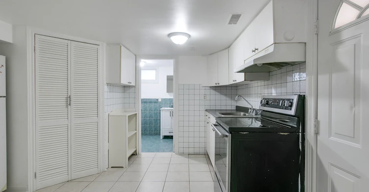Basement-422 Oakwood Avenue, Toronto, ON, M6E 2W3 - 5