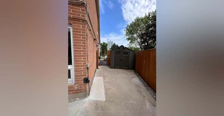 2 Lynedock Crescent, Toronto, ON, M3A 2A8 - 36