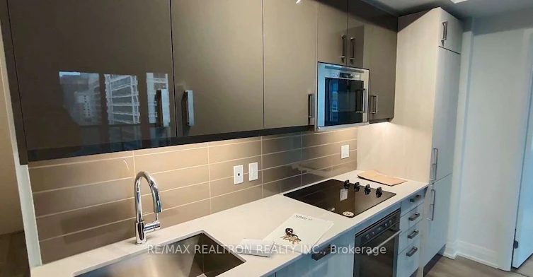 1008-77 Mutual Street, Toronto, ON, M5B 2A9 - 5