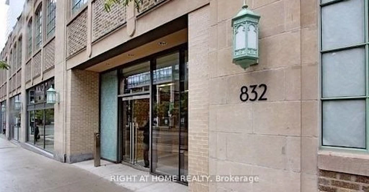 902-832 Bay Street, Toronto, ON, M5S 1Z6 - 2