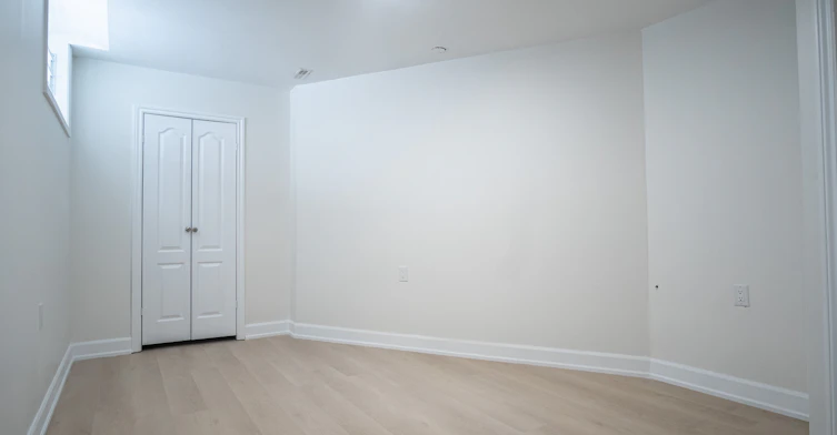 Basement 1-118 Fairholme Avenue, Toronto, ON, M6B 2W9 - 8