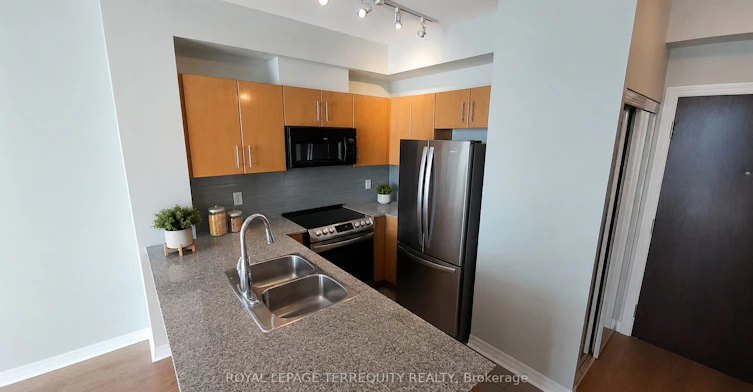 3408-16 Yonge Street, Toronto, ON, M5E 2A1 - 3
