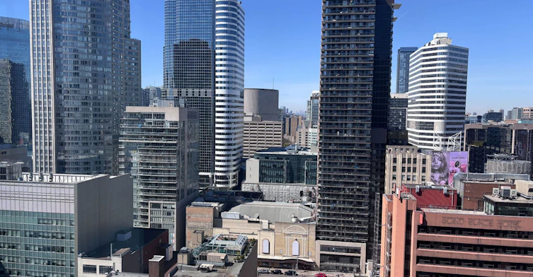 2515-252 Church Street, Toronto, ON, M5B 0E6 - 2