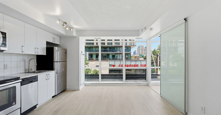 211-20 Joe Shuster Way, Toronto, ON, M6K 0A3 - 2