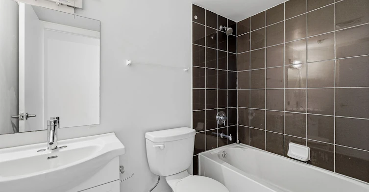 211-20 Joe Shuster Way, Toronto, ON, M6K 0A3 - 15
