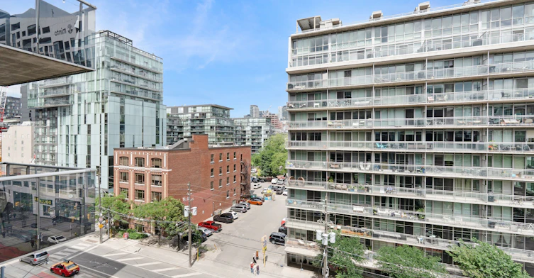 610-60 Bathurst Street, Toronto, ON, M5V 2P4 - 11